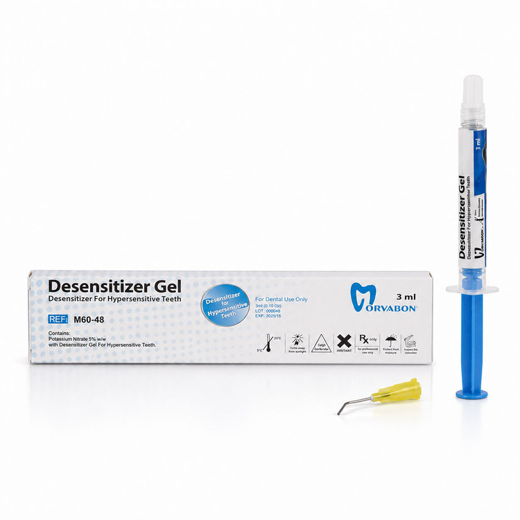 سرنگ 3 میلیلیتری ژل ضد حساسیت مروابن Morvabon Desensitizer Gel به همراه تیپ تزریق، مناسب کاهش حساسیت عاجی دندان با زمینه سفید.